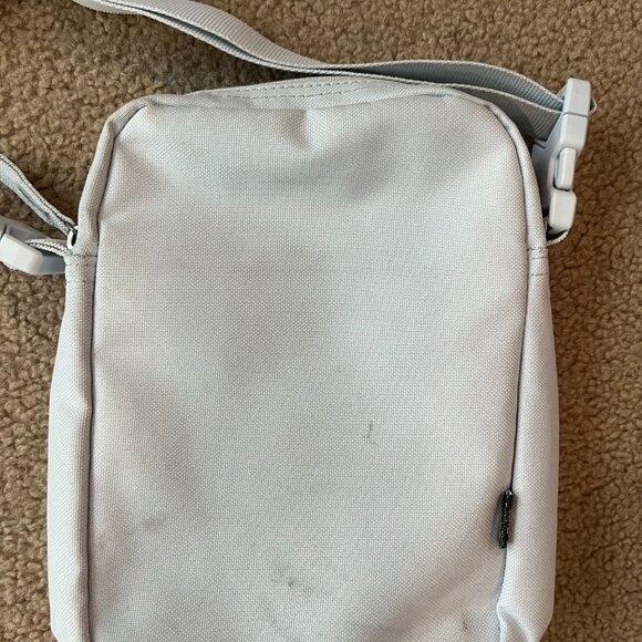 Nike Heritage cross body bag in blue - Picture 4 of 6